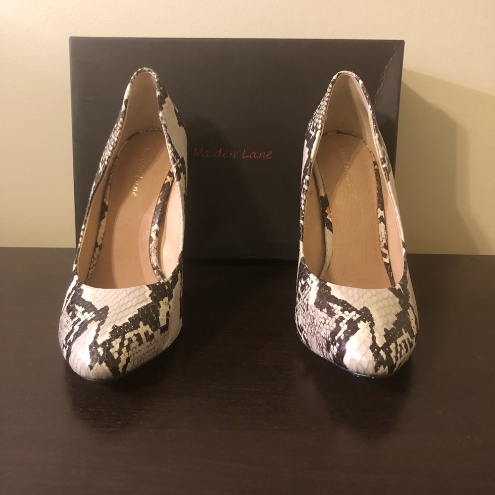 NIB Python Pumps - Sz 9.5 - Picture 4 of 4